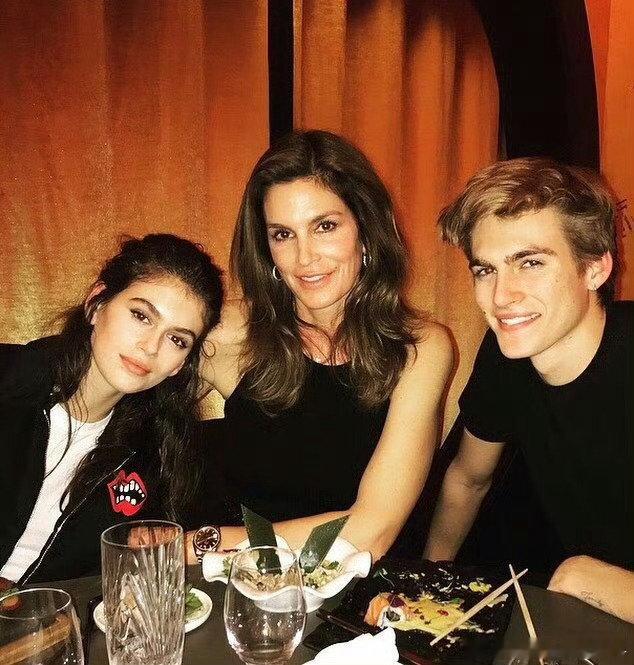 OMG‼️超模CindyCrawford的神颜儿子PresleyGer