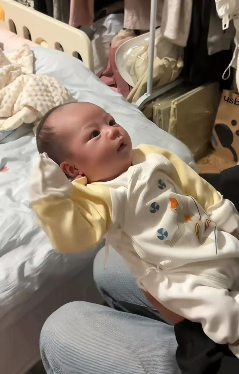 这是一个令人惊叹的故事，也引发了许多网友的感慨和想象。以下是一个更完整的描述，可