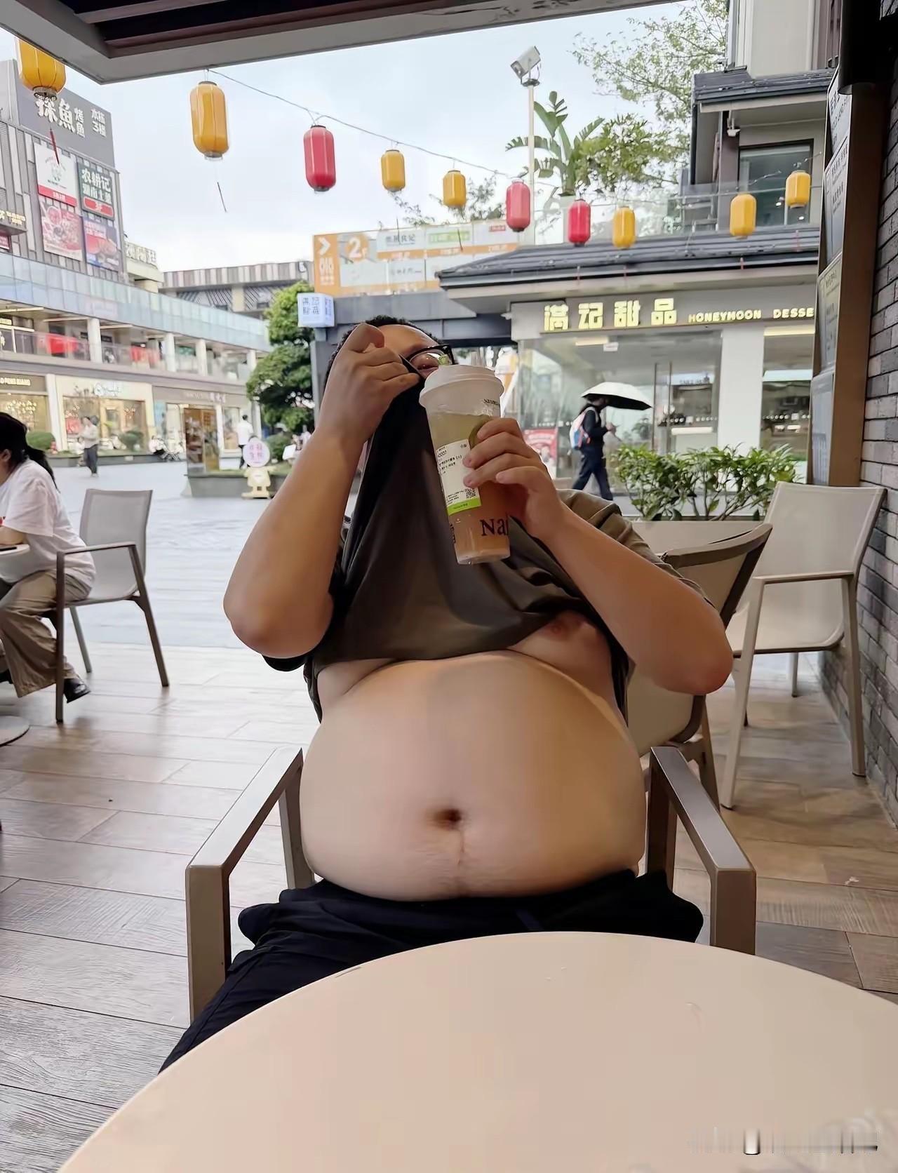 哈哈，肚子像皮球了[捂脸哭]