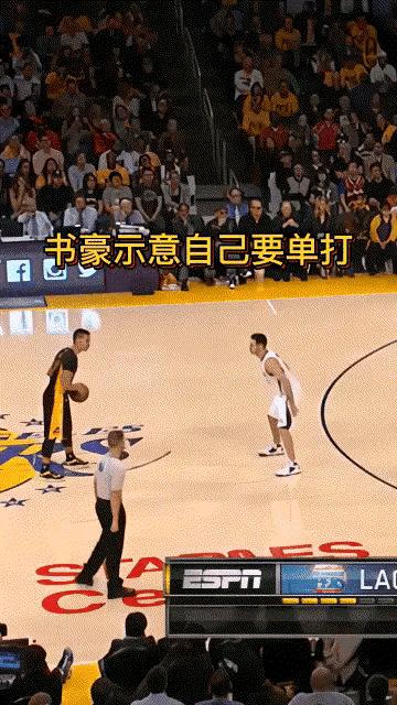 林书豪这是拿职业生涯开玩笑啊！首先，不传给科比！其次，也没有找到机会！然后