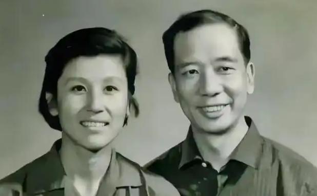 麻醉学泰斗谢荣的百年人生，46岁时娶了林徽因的前儿媳周如枚，13年后妻子离世，他