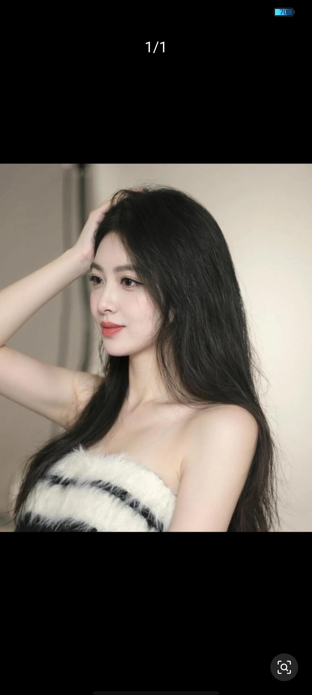 温柔黑发，甜美笑容，精致裙装，优雅动人。晒图笔记大赛女生怎么穿搭会看上去很优雅