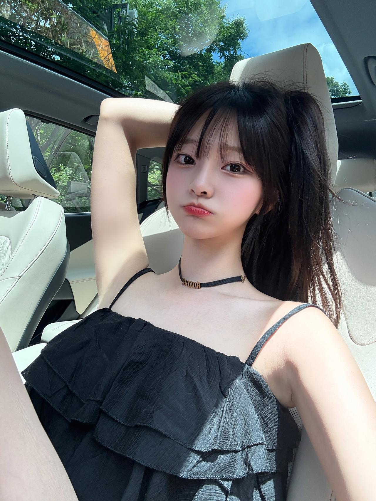 美女小性感甜系女孩夏天该有的样子