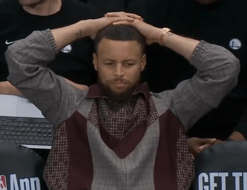 科尔透露，库里因跑步膝伤势连续缺席了第23场比赛，目前尚未参与对抗训练，球队预计