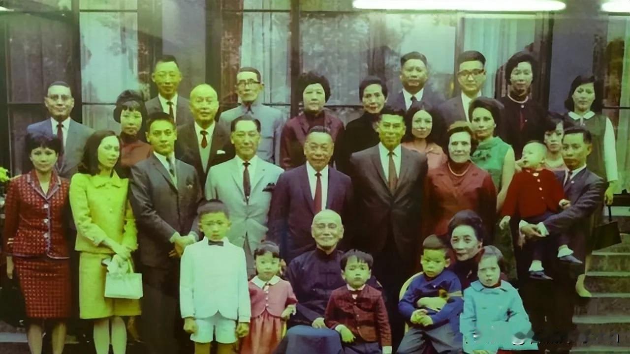 蒋介石孙子召开发布会，要将“两蒋”移灵大陆，两句话让世人唏嘘历史钟声这一辈子，不