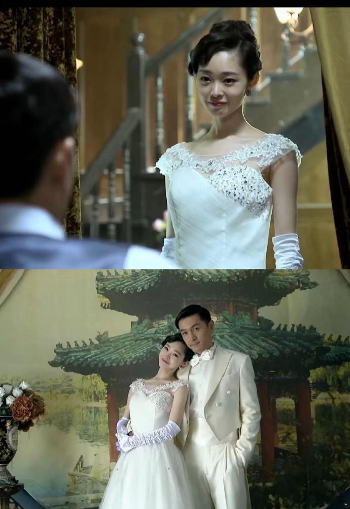 她的旗袍，他的领带。​​​