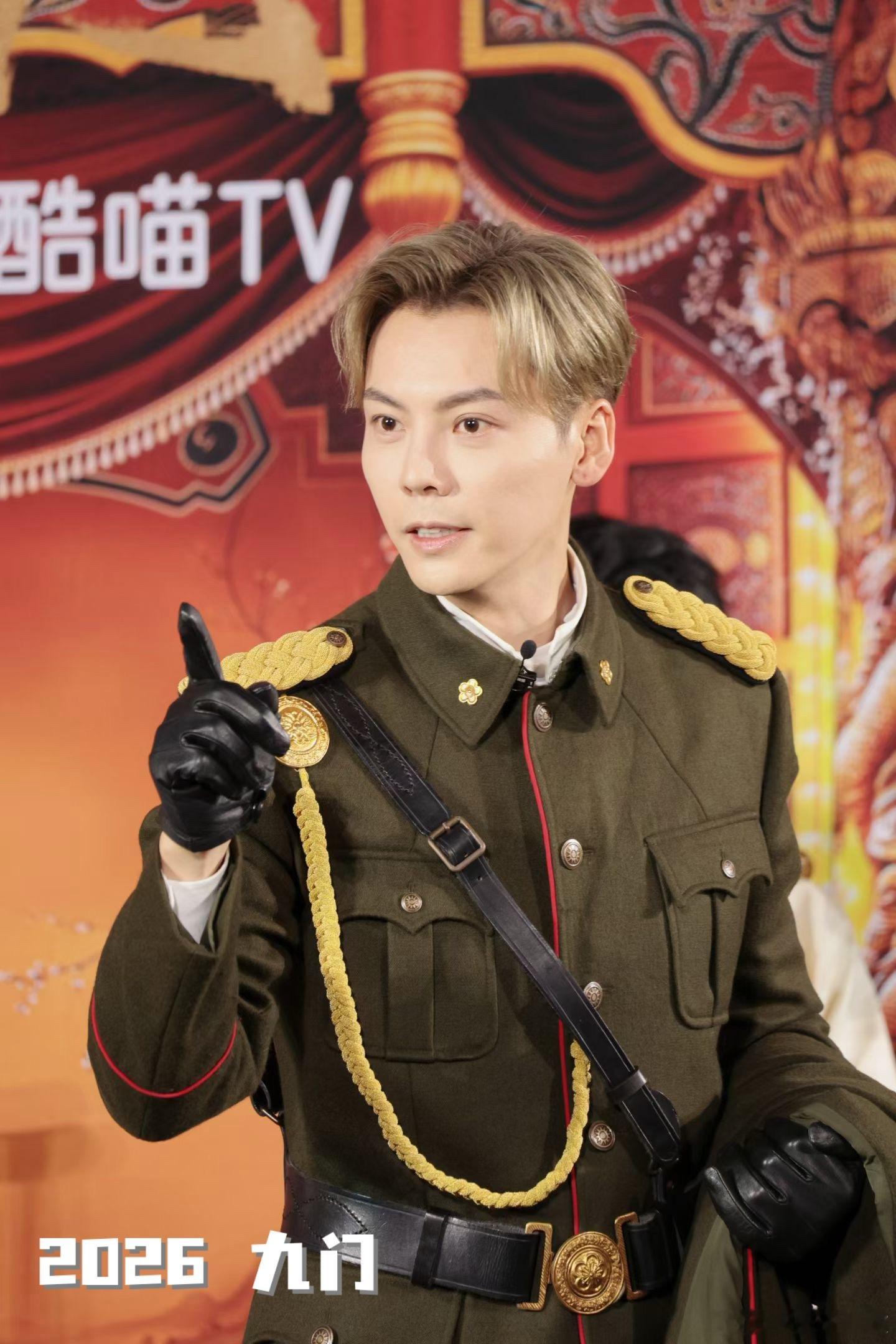 陈伟霆张大佛爷十年了。陈伟霆张启山的军装look。