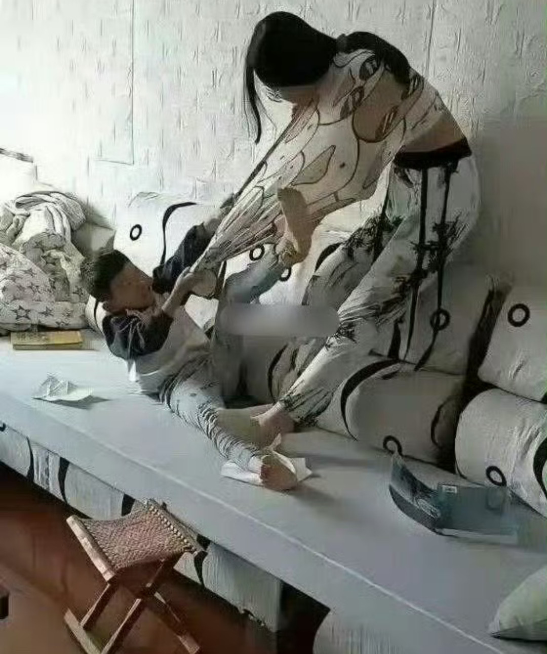 姐弟俩天天打架，有什么好办法教育一下吗