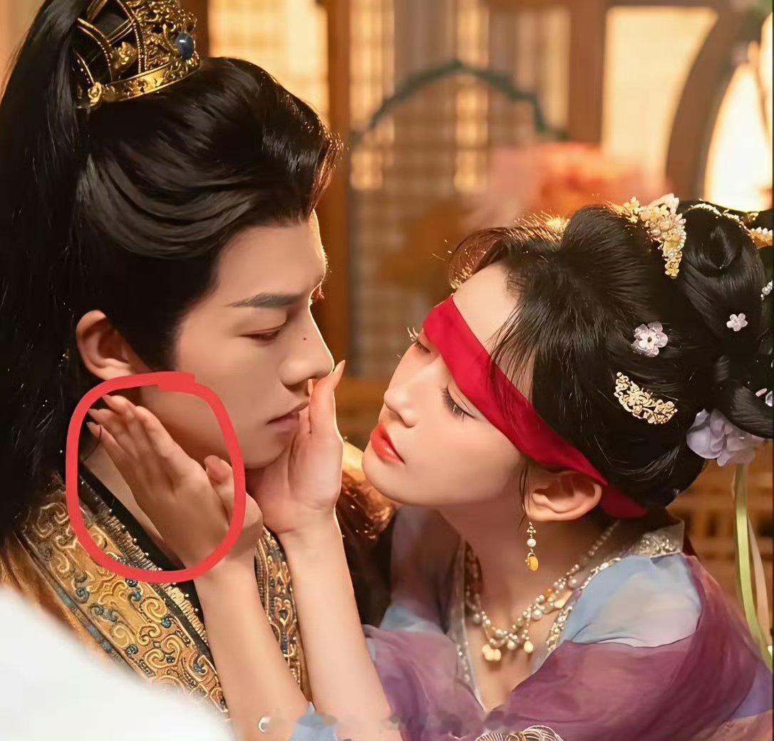 短剧女主的“美甲癌”晚期，从韩雨彤到杨喜嘉，谁在纵容不敬业？