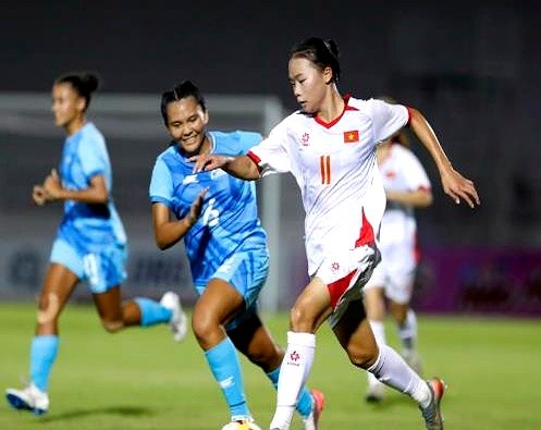 单场轰出20-0！U17女足亚预赛D组的榜首争夺，生生被踢成了算术题。吉尔吉斯斯坦队2比1赢下巴勒斯