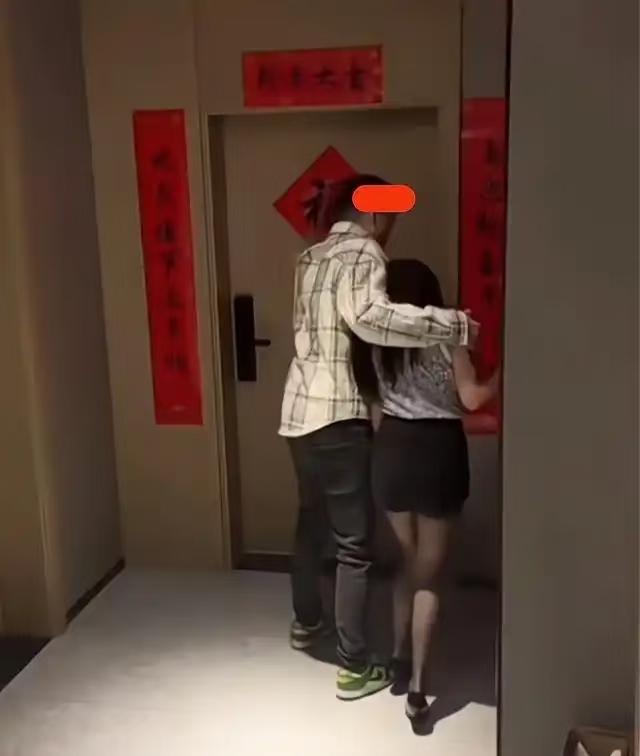 “管不住下半身怪谁？”2022年，52岁的解某，本身有高血压、冠心病，在网上聊了