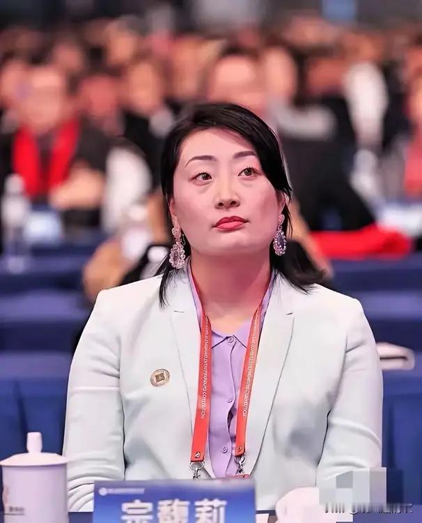 “果然啵啵”——这名字刚出来，网友就开喷：“土不土洋不洋的，还不如直接写中文