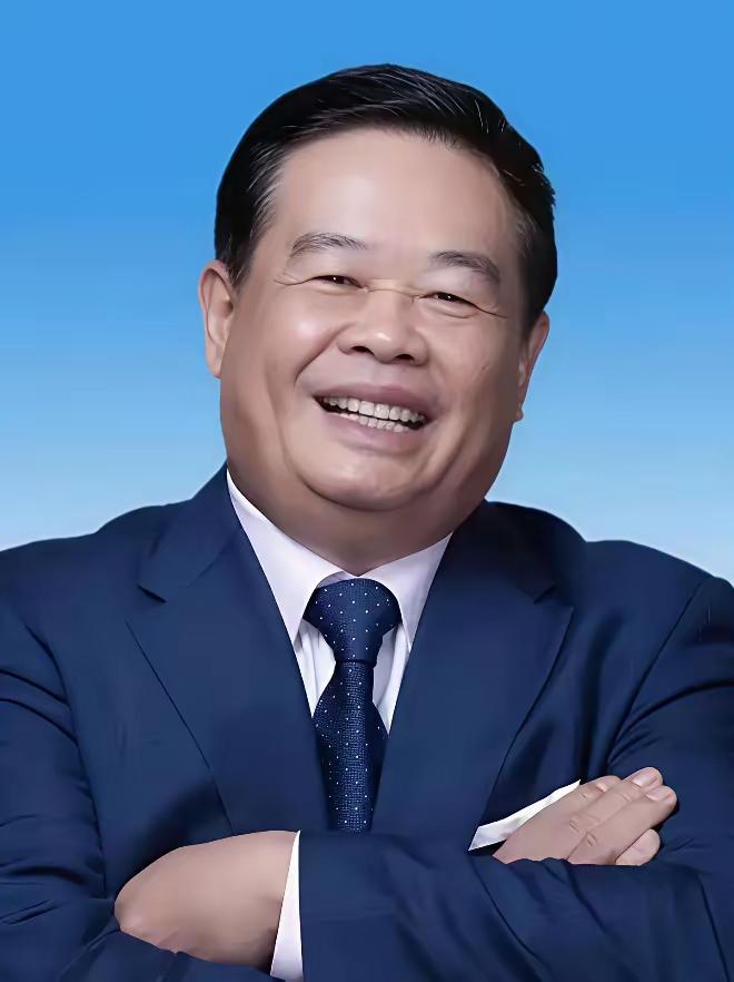 曹德旺家的孩子，活得是真明白。主持人问他大儿子会不会接福耀的班，曹德旺摇头
