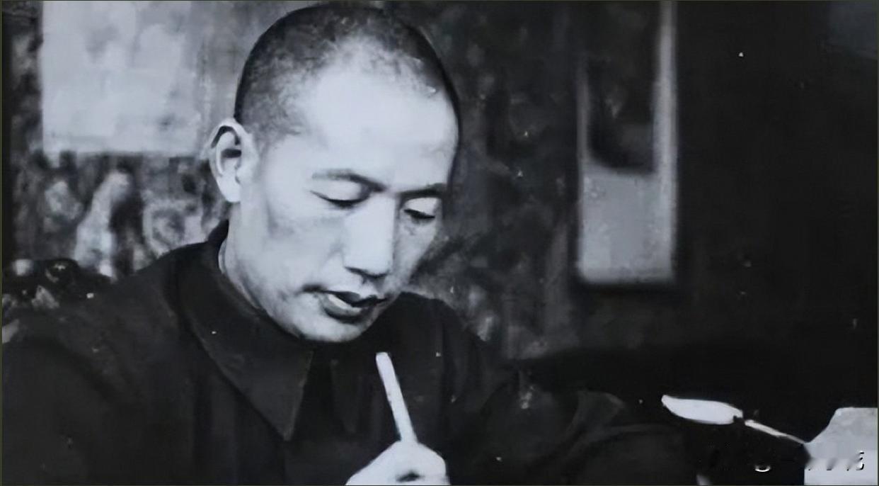 许世友签文件前必问一句：老杜看过没？这位让司令员言听计从的政委，一夜失势后，靠着