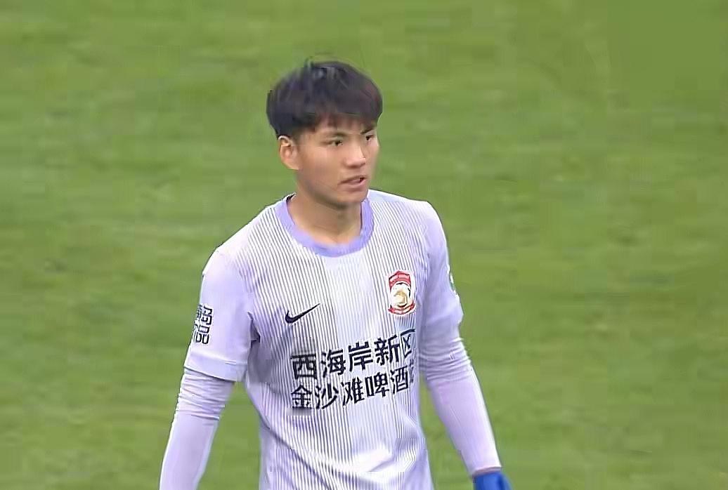 李昊两轮丢6球背后真相：中超门神屈才，青岛西海岸后防线崩盘！