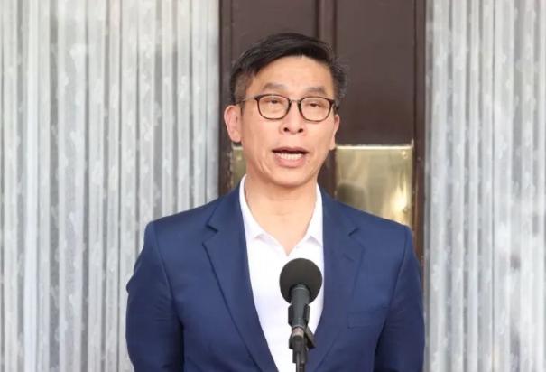 持“台胞证”登记撤离赖瑞隆：台湾人民不接受！好好的日子说碎就碎，前一秒可能