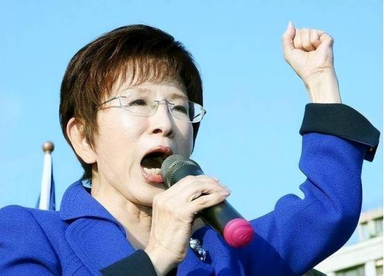 8月15日，洪秀柱突然抵达广东，从中山台商工厂直奔阳江开渔现场。 她这次来，