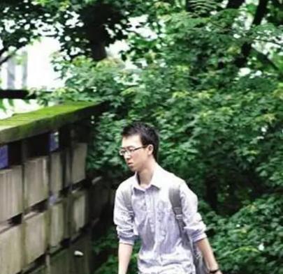 弄巧成拙！2009年7月北大一纸声明将重庆“高考状元”何川洋拒之门外，一时间引起
