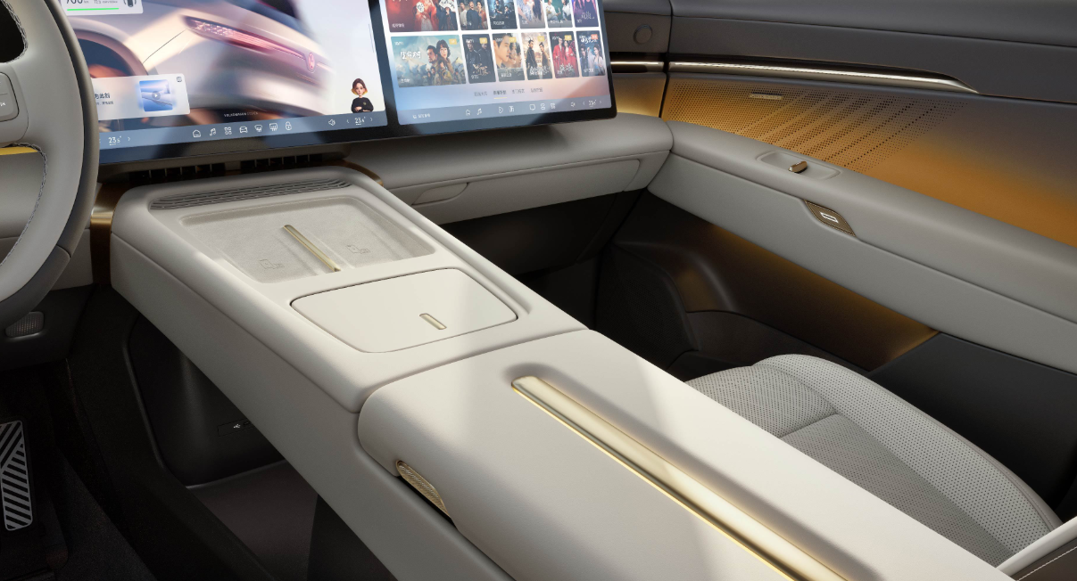 大众的首款增程式SUV与众08内饰终于曝光了，一开始我们认为大众造得电车普遍颜