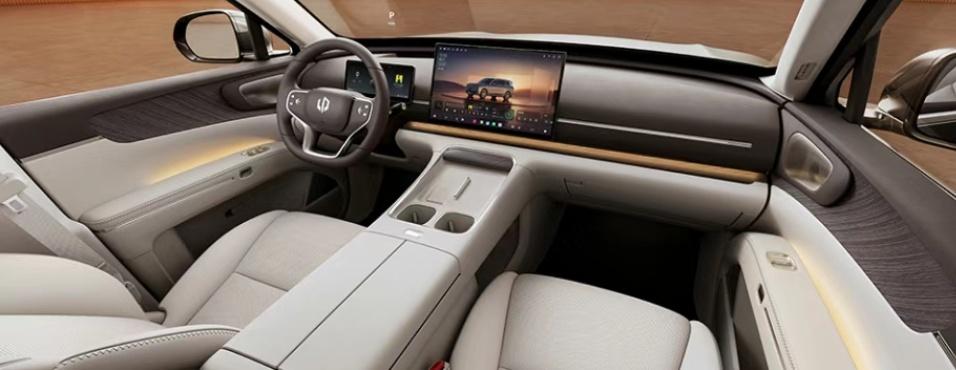 零跑D19内饰官图发布，大家可以品品，觉得档次如何，能不能达到30万级的标准？下