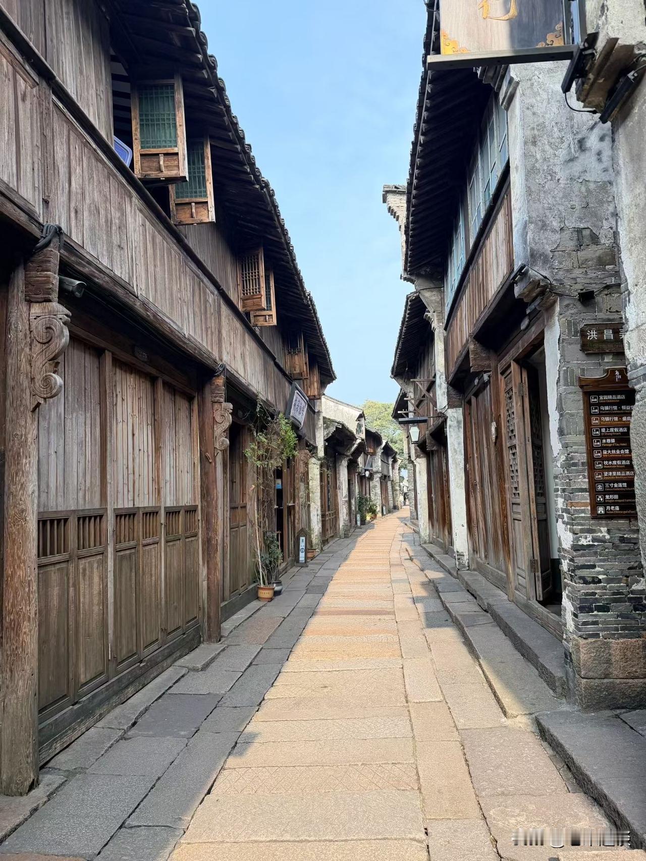 我姥姥家的人，无论大舅、小舅、还是姨，都不怎么喜欢我，现在想想或许当年我做的太过