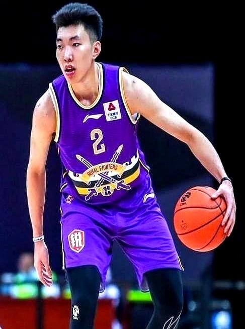 日本主帅赛后一句话，点透了中国男篮的命门：廖三宁，是他们第一突破后卫。客场落