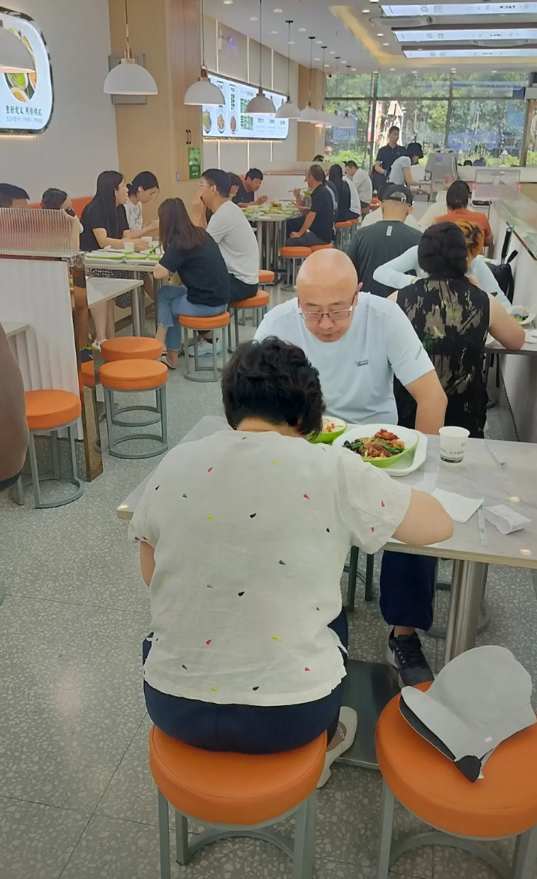 取消外卖1000多万骑手会下岗吗？答案是否定的，理由如下：一，全国有800万