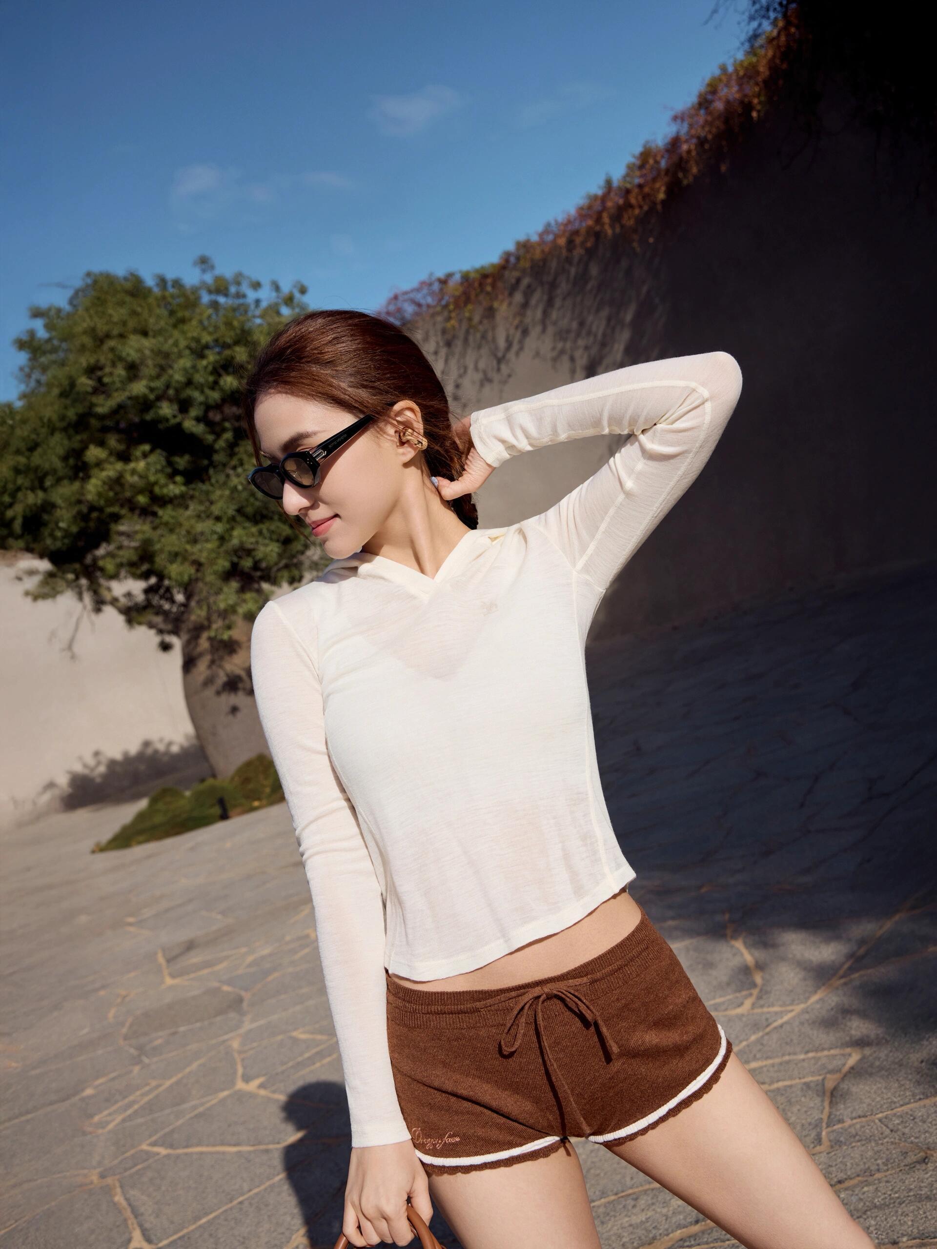 何超莲这下车姿势太飒了种草了何超莲那台能