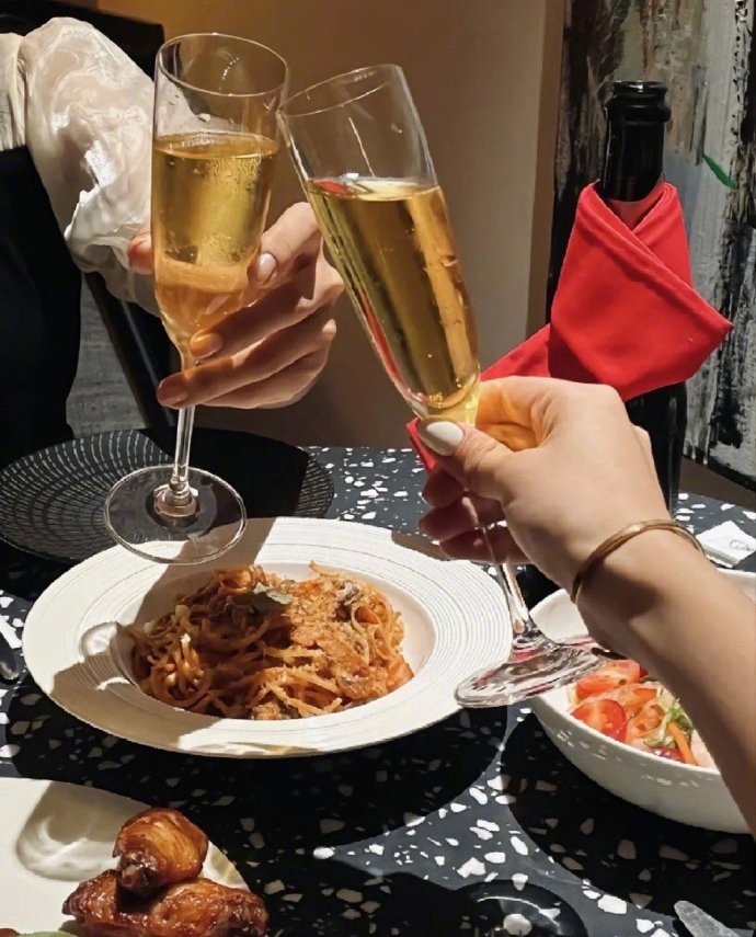 夫妻十不要。1、不要拿“性”，威胁对方。2、出门走亲戚，或者回娘家，夫妻不可同房