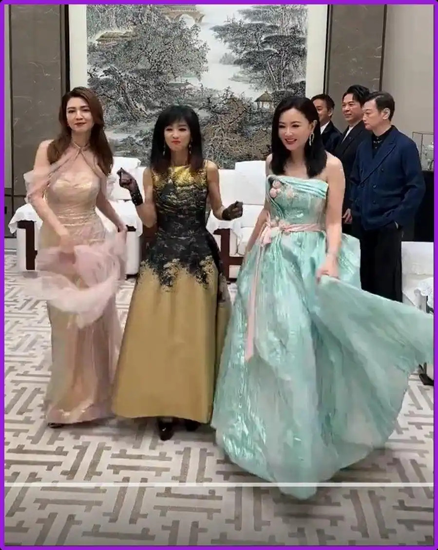 69岁米雪穿金色礼服逛街，被误认成49岁，网友直呼：这状态谁敢叫奶奶？