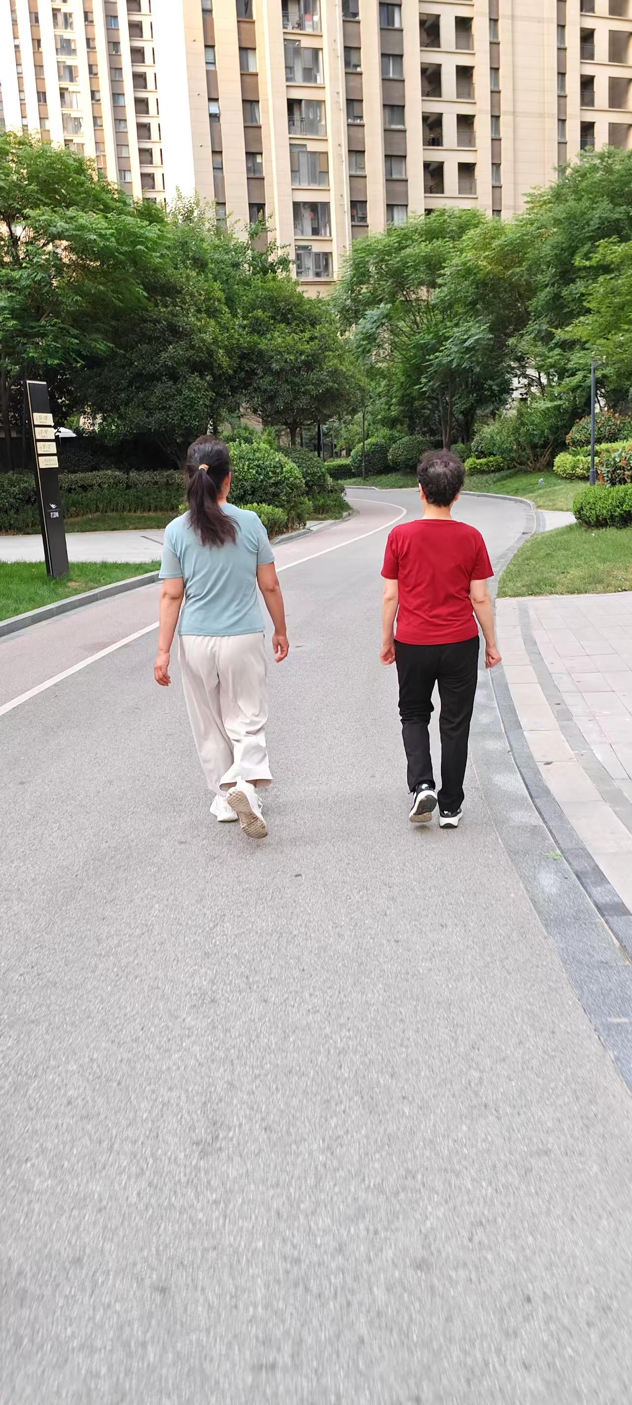 常年独自坚持跑步的人，原来是这样的人，真的不敢小瞧 有人说，常年坚持独自跑步