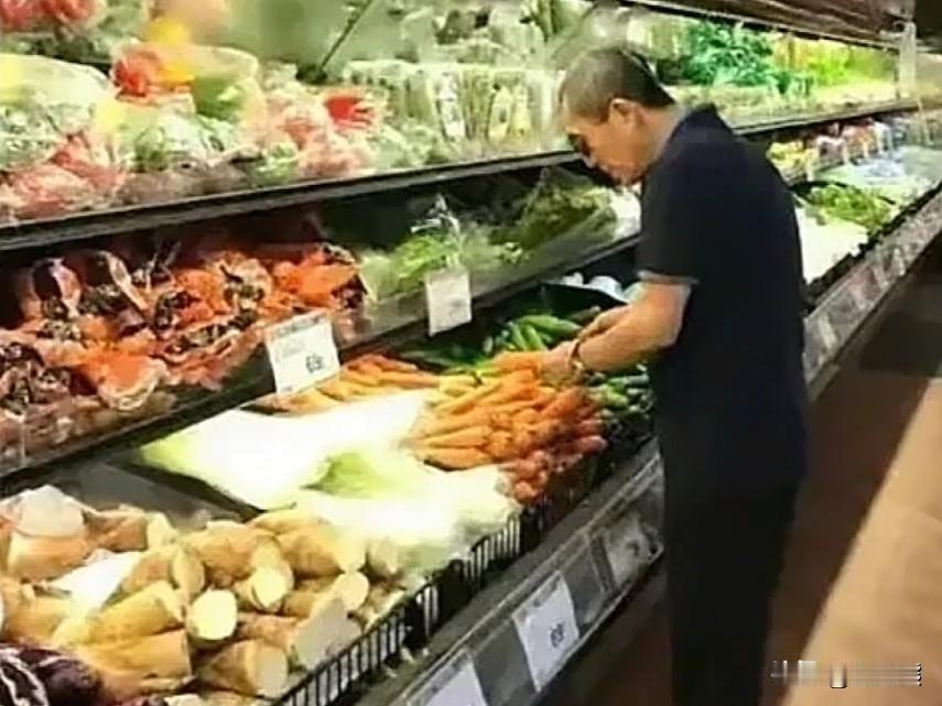 提到张艺谋真是家于户晓，大人小孩都知道，他是一位非常优秀的电影导演。但是他也是一