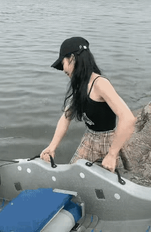 小姐姐，这动作一般人做不来。
