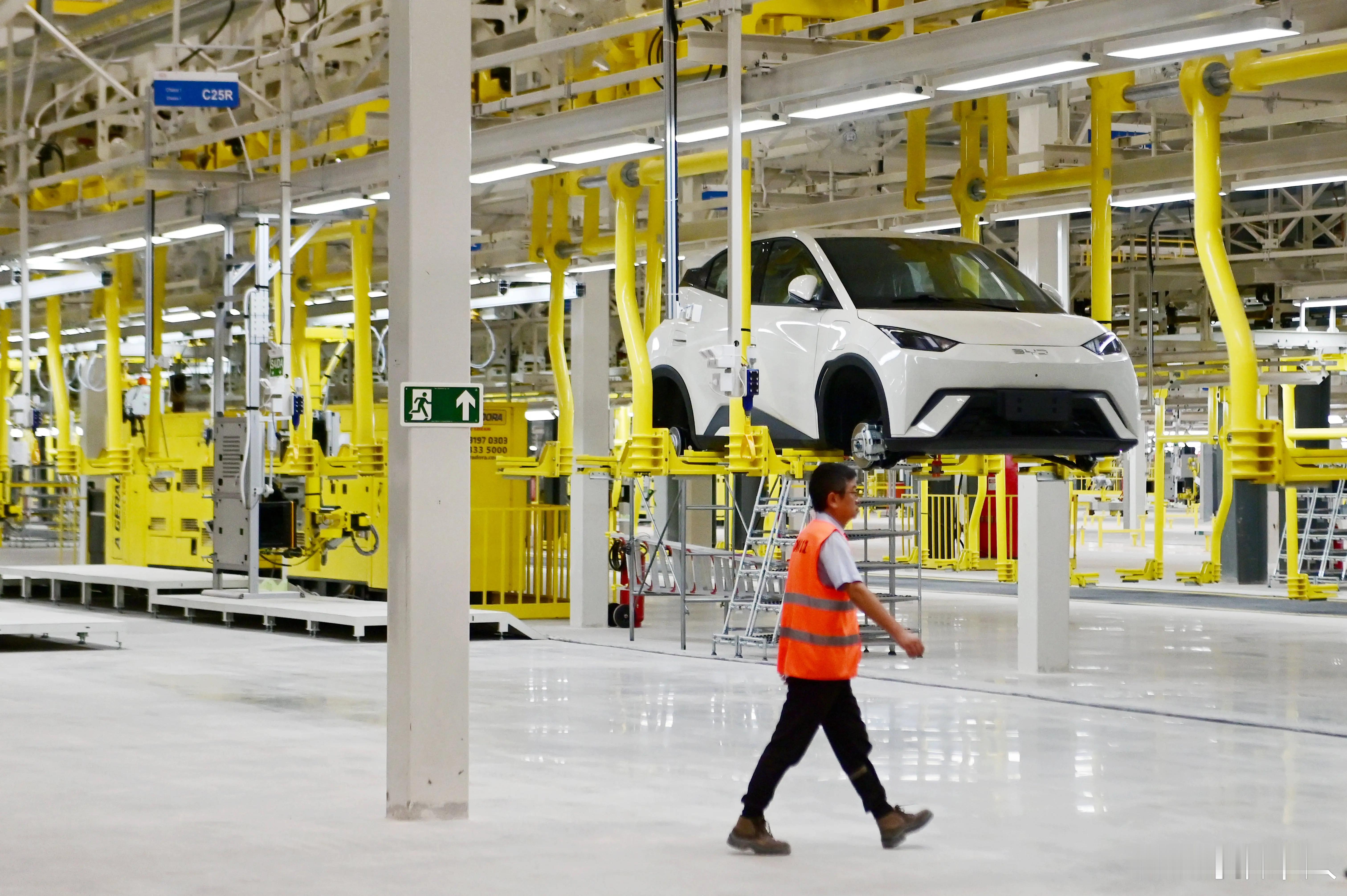 这架势要大干了！王传福见了阿布扎比王储、工业部长、能源局主席，计划在阿联酋建电动