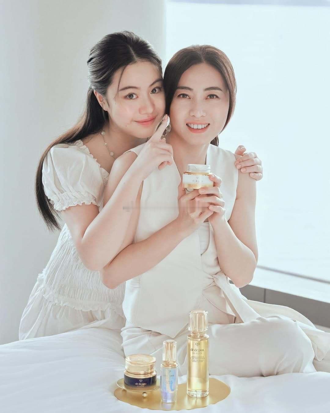 甘比和女儿刘秀桦拍广告​​​