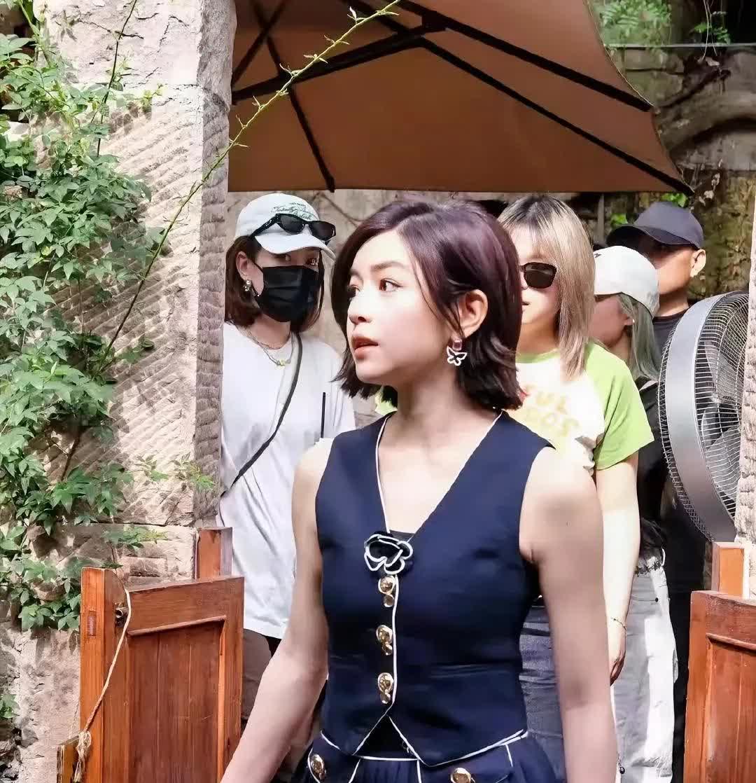越来越看不懂陈妍希了简直太迷了！你说她不厉害吧她在《藏海传》就出