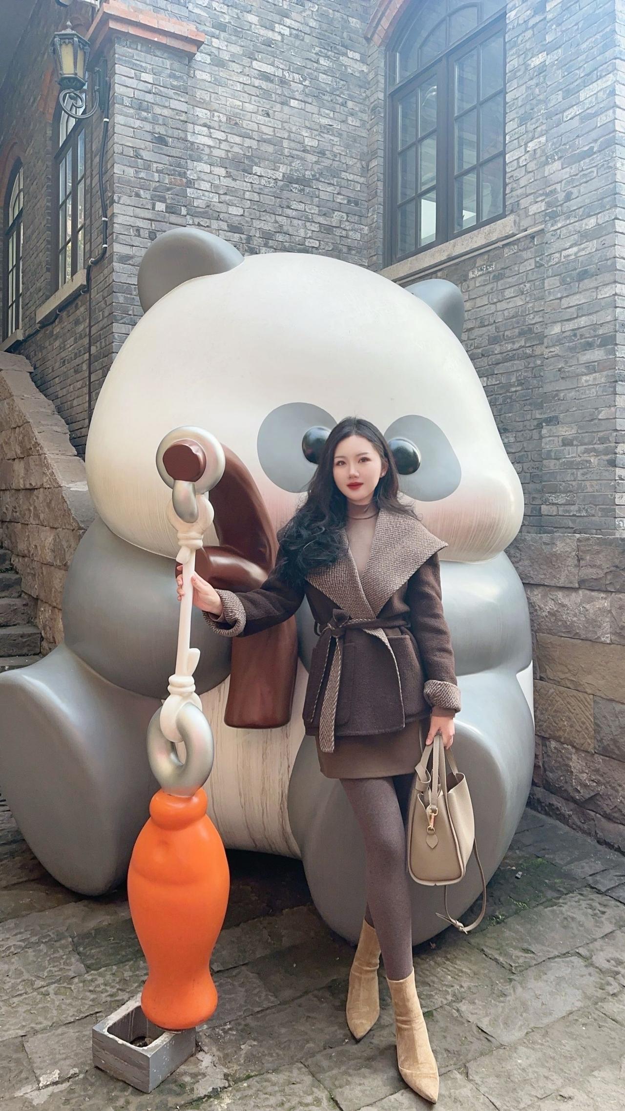 打卡超萌熊熊雕塑，少女心爆棚！💕🐻📸