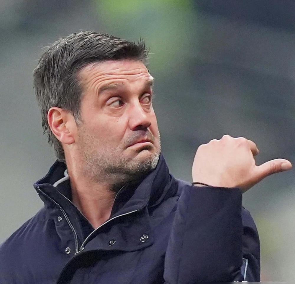 尤文和国米正在联手做一笔“账”。不是友谊，是算盘。弗拉泰西去尤文，国米转头花