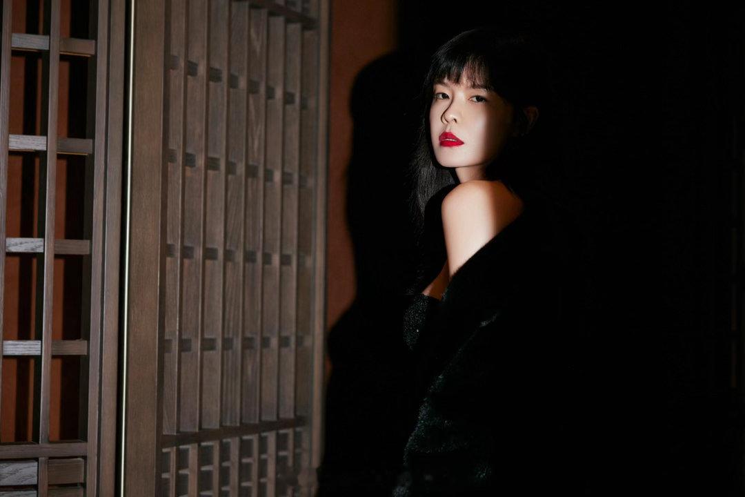 李艾儿子小小年纪有六块腹肌爸爸当家李艾这妈当得也太省心了。儿子练体操练出六块腹