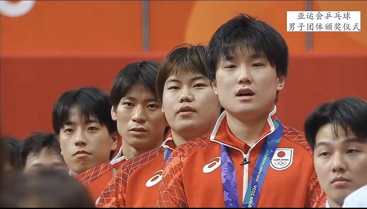 张本智和，还有日本乒乓球队，出来混迟早要还的，拿了一个亚运会团体冠军，得瑟嚣张的