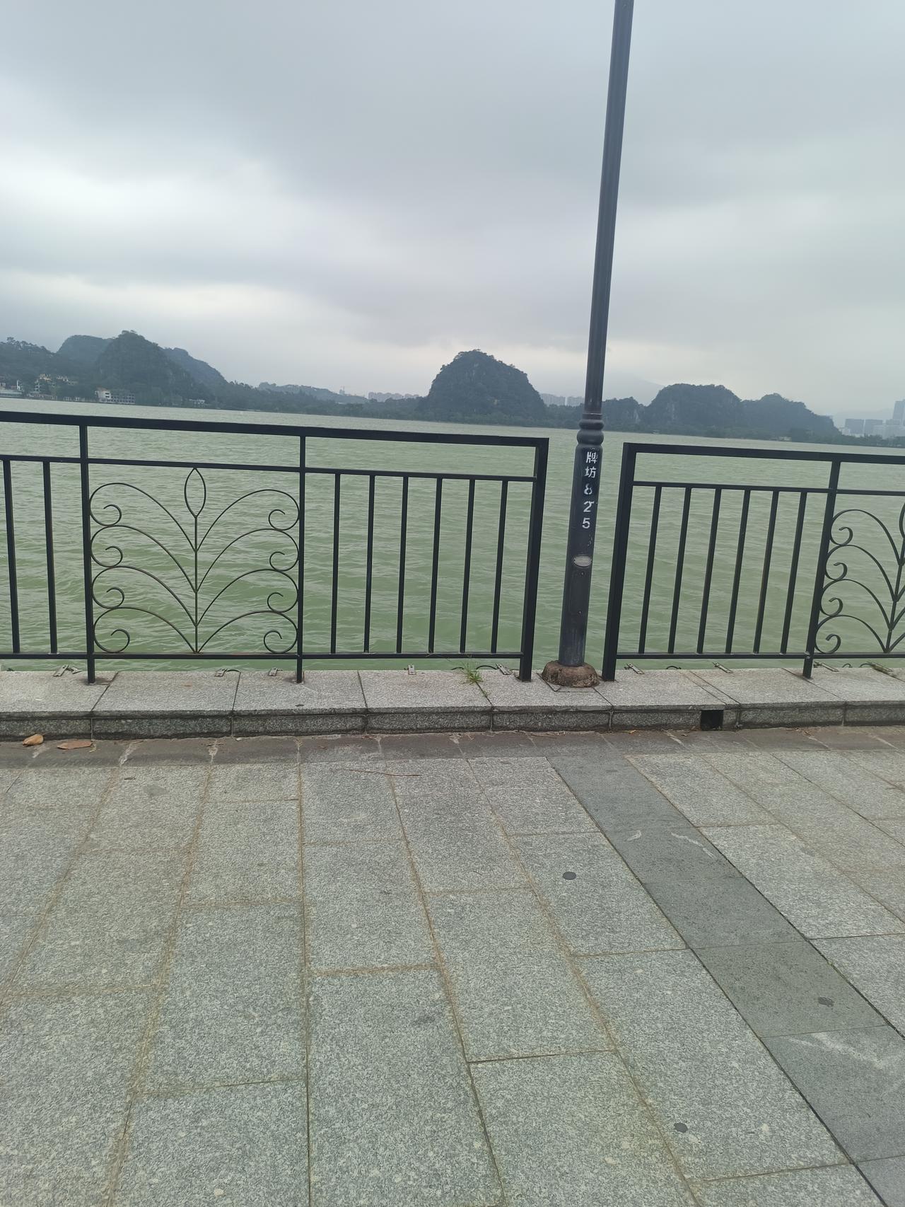 我终于知道了为什么肇庆是个三线四线城市，却有两个5a级风景区却依然没什么游客