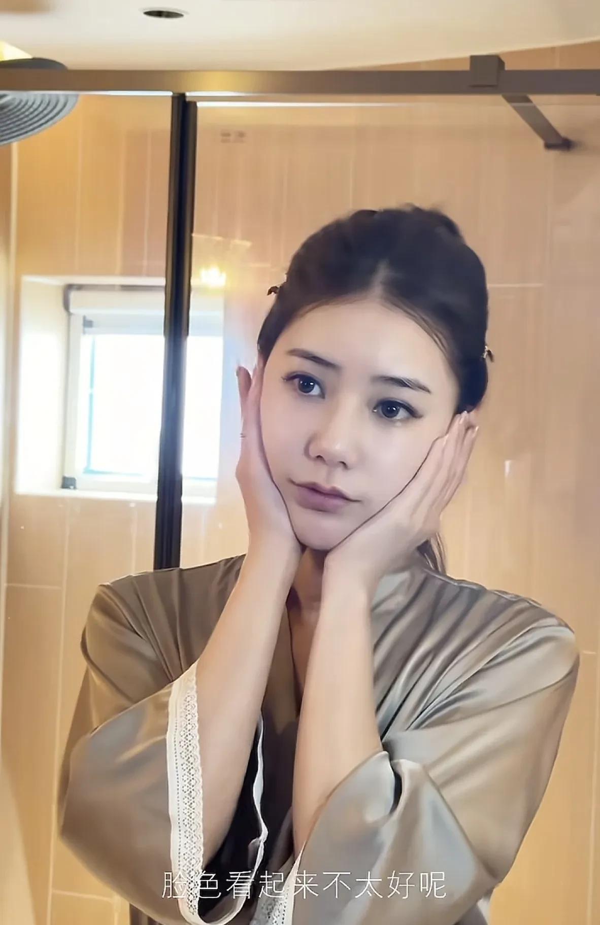 马筱梅咋啦？就有人这么不喜欢她？马筱梅说在蒙古包睡觉，雨声太大，她没有睡好！然后