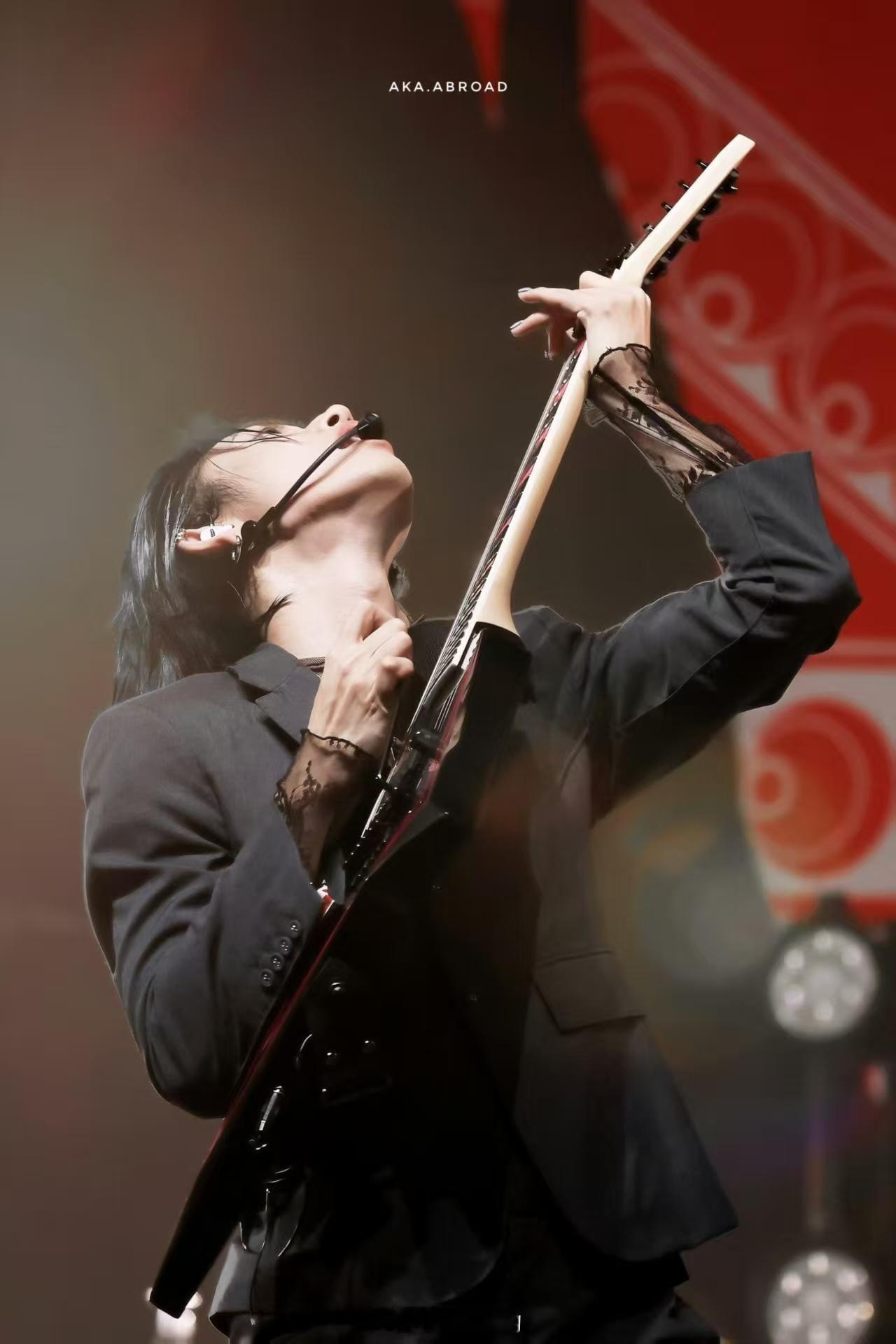 小鬼海外巡演新专首唱小鬼王琳凯海外巡演小鬼海外巡演的现场氛围好到我想穿越过去，