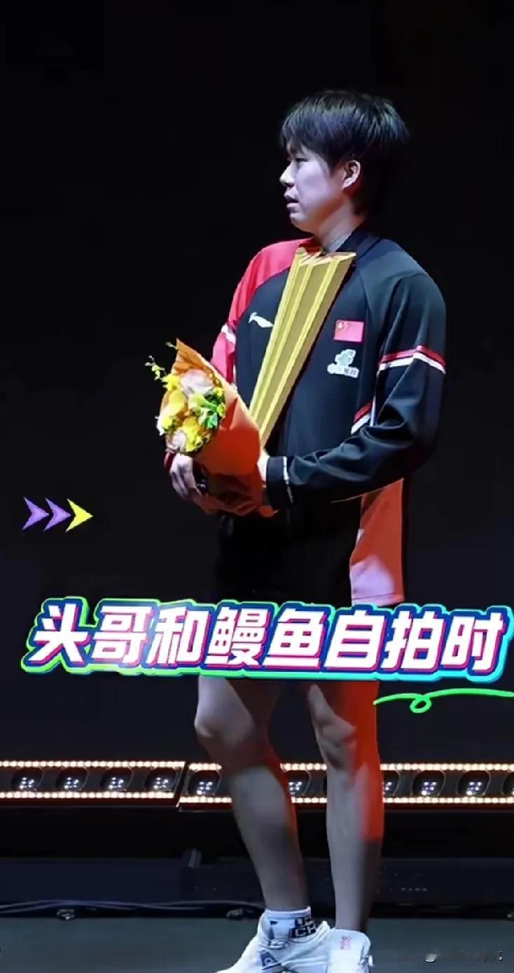 这个细节我还真的没有发现，有网友调侃王楚钦怎么待遇不一样呢，和王曼昱合影