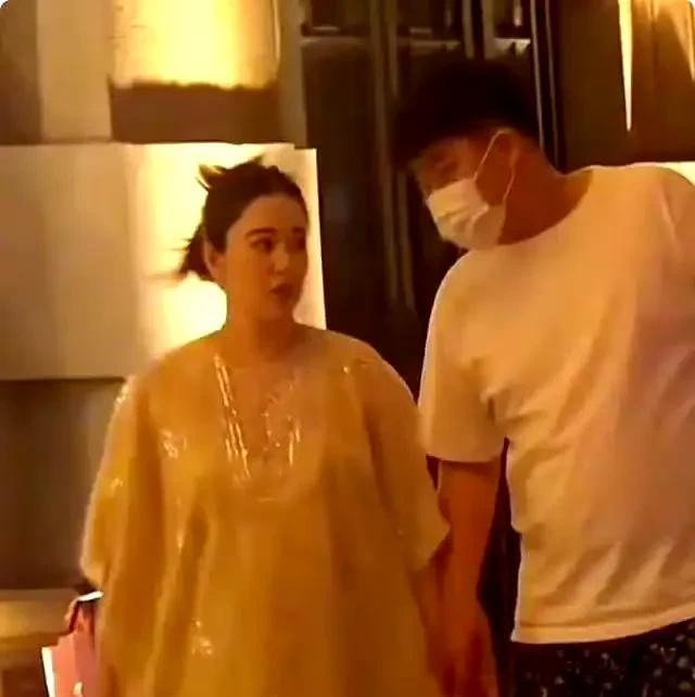 谁说内娱女明星怀后就得追求“白幼瘦”？阚清子实力打破常规！当她120斤孕肚亮相