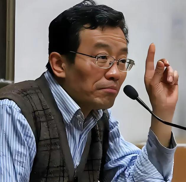 复旦大学哲学教授王德峰又开口了，这次说得比以往都狠。他给当下的社会精神状况下了四