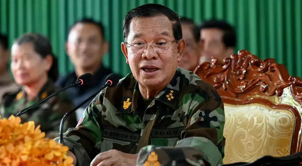 看来美国给柬埔寨画的饼挺大，柬埔寨前总理洪森就柬泰关系公开交底，称泰国总理不换人