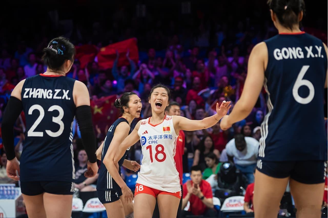 中国女排vs美国女排2025世界女排联赛中国女排连续两场输二赢三大逆转！中国队3
