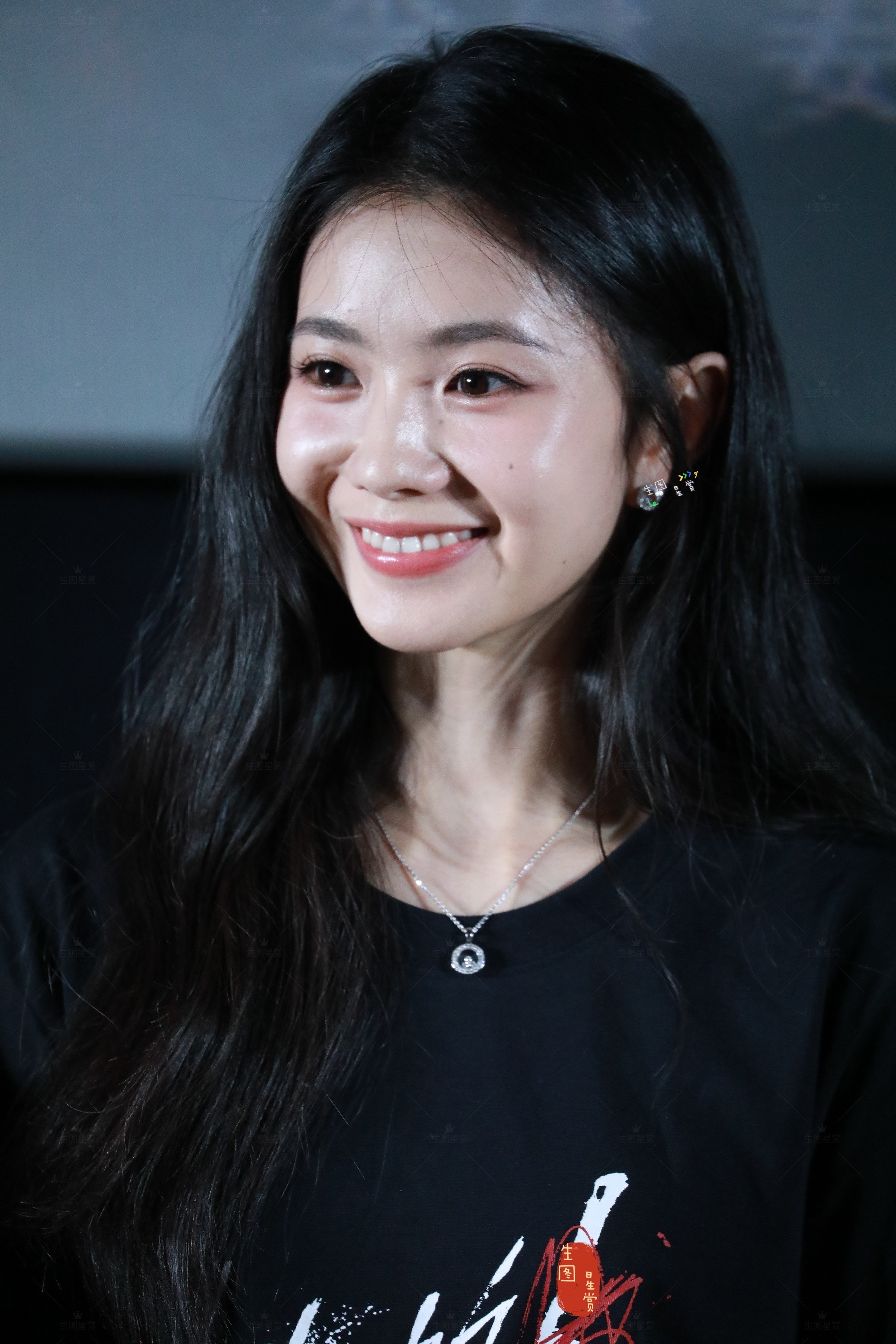 刘浩存消失的人观影团生图笑起来甜到心巴上的存子刘浩存好会撩刘浩存林雨彤