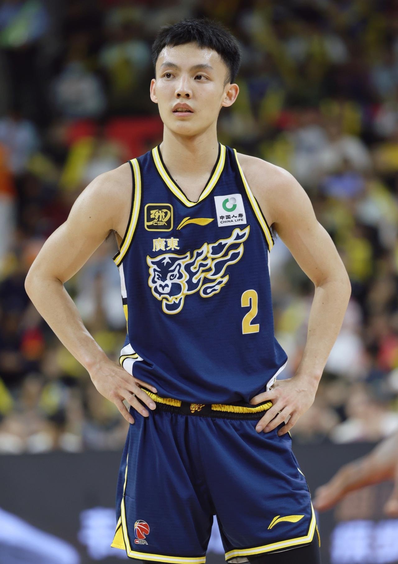 广东94-88战胜山东，“此战”高诗岩跟徐杰的表现根本不在一个档次！1.徐杰